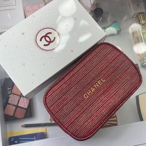 Chanel metallic red tweed pouch zippered bag holiday 2022 sold out LE